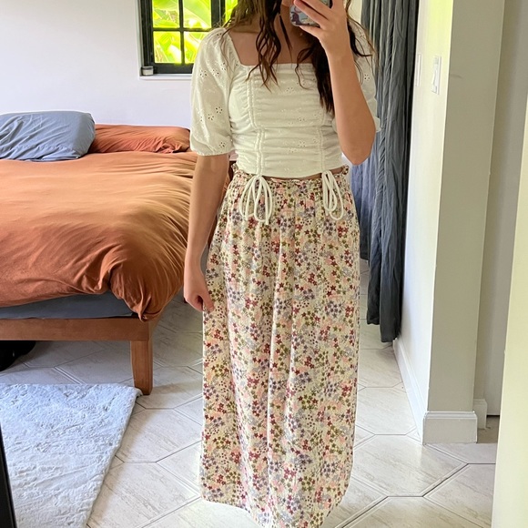 White eyelet peasant top - Picture 4 of 4